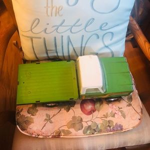 Vintage NYLINT TOYS METAL TRUCK MADE IN USA